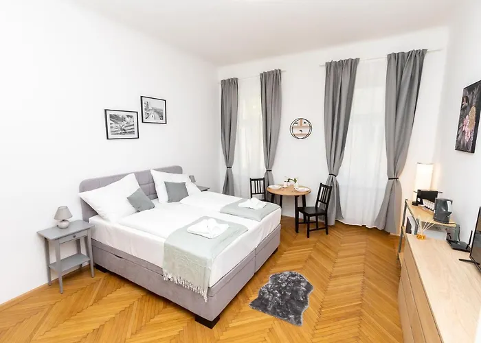 The Place, In The 7th District Of Appartement