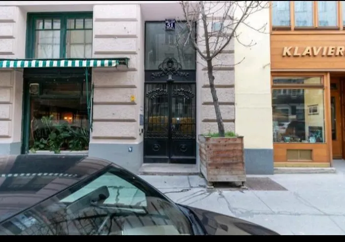 The Place, In The 7th District Of Appartement Wenen